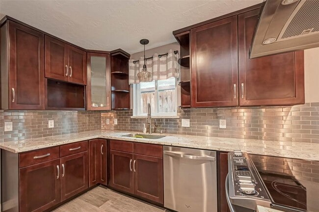 Building Photo - 11627 Briar Rose Dr