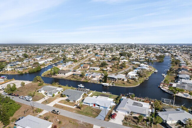 Building Photo - 121 Carlisle Ave NW