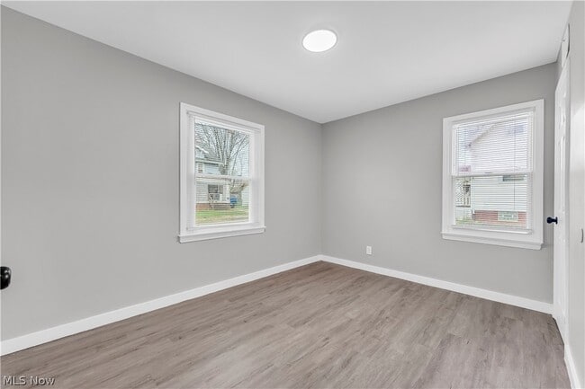 Building Photo - 12804 Kirton Ave