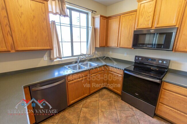 Building Photo - 9136 W Meadow Dr