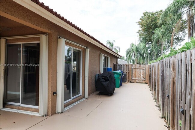 Building Photo - 8011 SW 158th Ave