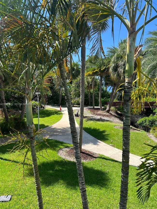 Building Photo - 2851 NE 183rd St