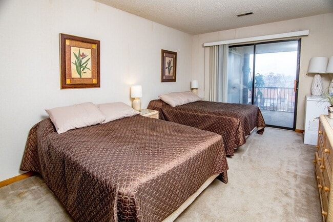 Building Photo - 2 Bed & 2 Bath Condo