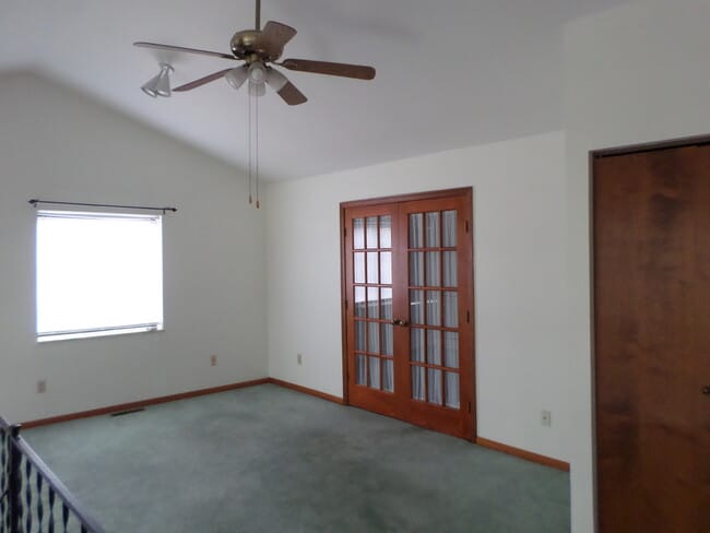 Building Photo - One-of-a-kind 3Bed/2 Bath Condo in Belpre!