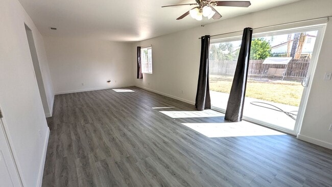 Building Photo - Immaculate 4 Bedroom 2.5 Bath Home