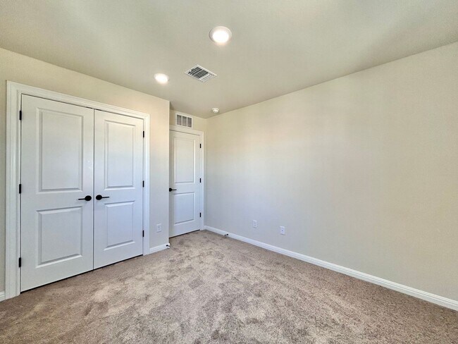 Building Photo - Spacious 4/BR 3/BA Home with Modern Upgrades in Leander