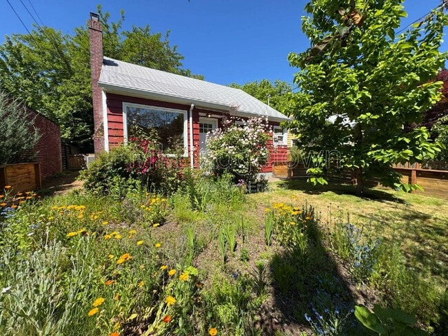 Building Photo - 2315 SE 38th Ave