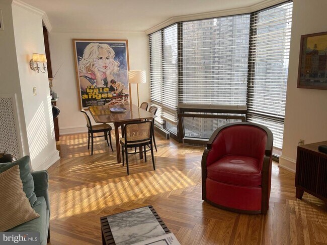 Building Photo - 2018 Walnut St