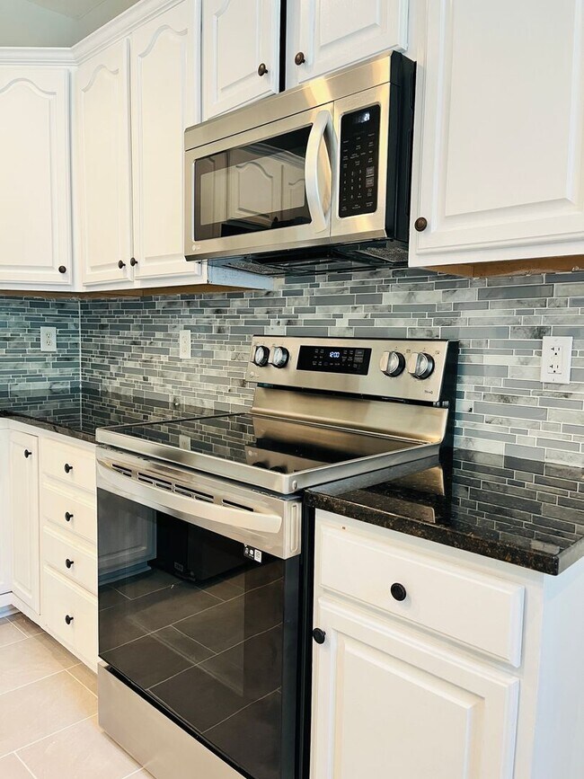 Building Photo - 100 Williamston Ridge Dr