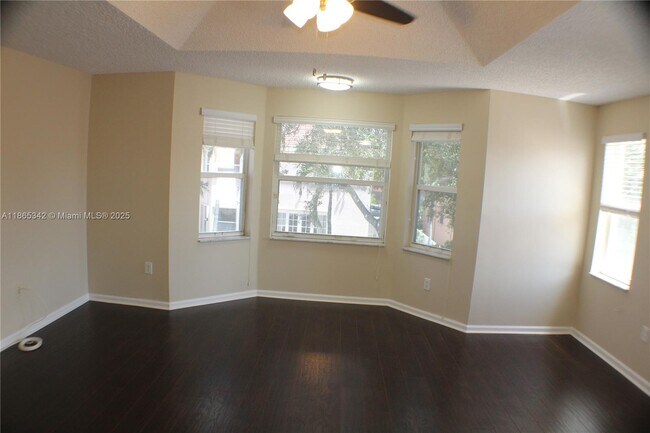 Building Photo - 4955 SW 166th Ave