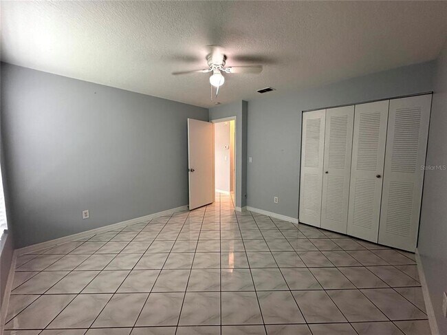 Building Photo - 22 W Country Cove Way