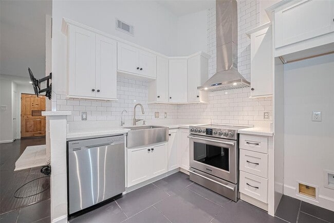 Building Photo - 3407 Hillstone Dr