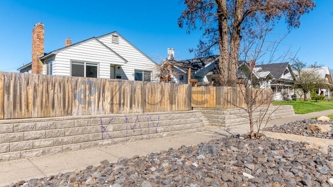 Building Photo - 503 E Montgomery Ave