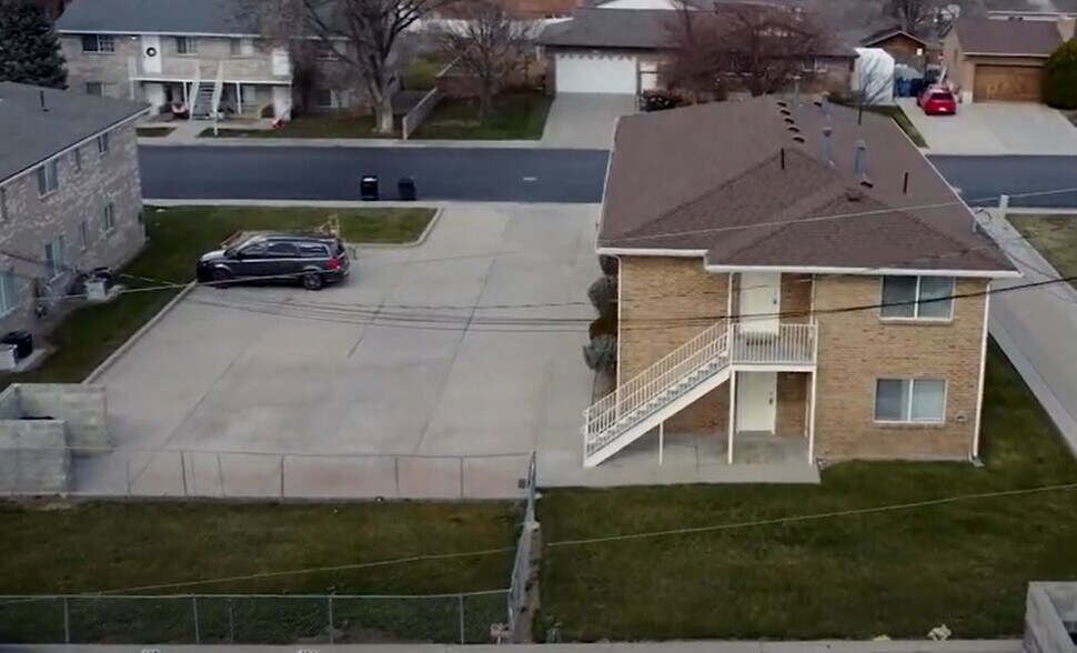 Aerial View - 866 E 500 N