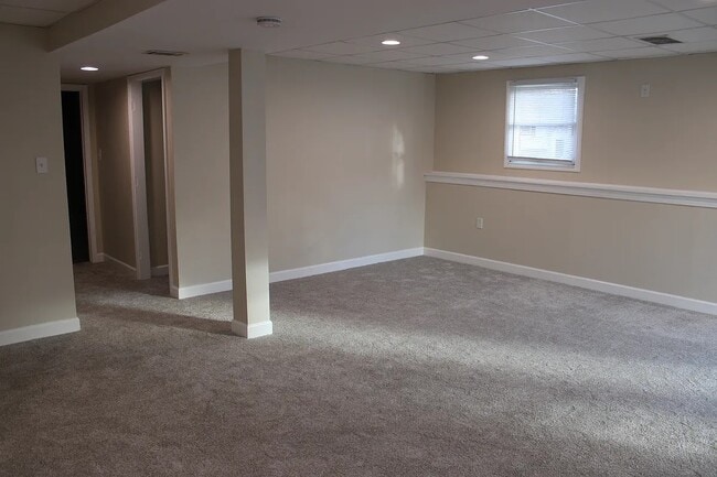 Building Photo - 7 White Birch Dr