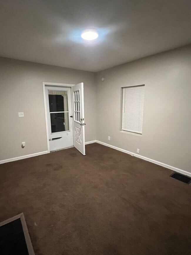 Building Photo - 1301 N Olney St