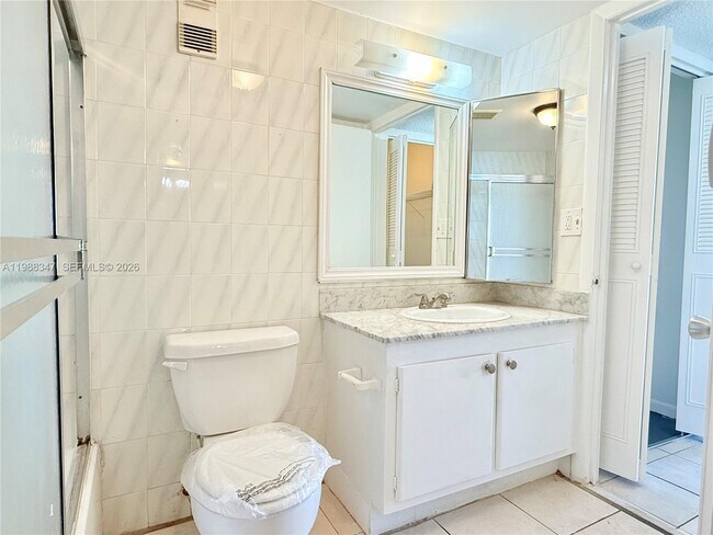 Building Photo - 1300 NE Miami Gardens Dr