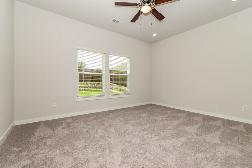 Building Photo - 819 Brilliance Dr