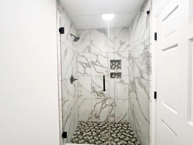 Building Photo - 12 Ginger Ln