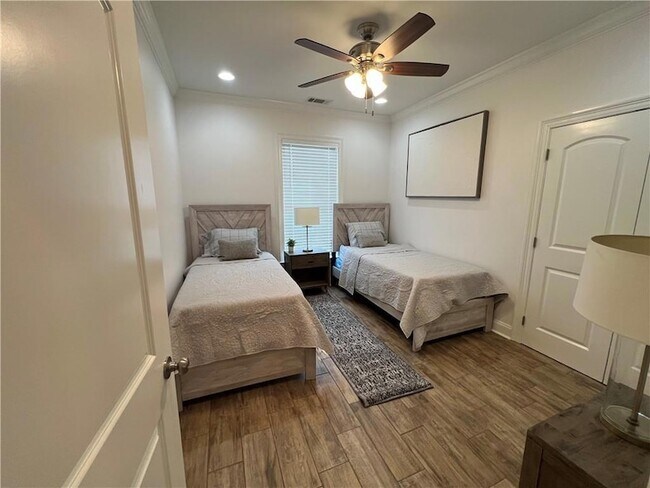 Building Photo - 2708 Volpe Dr