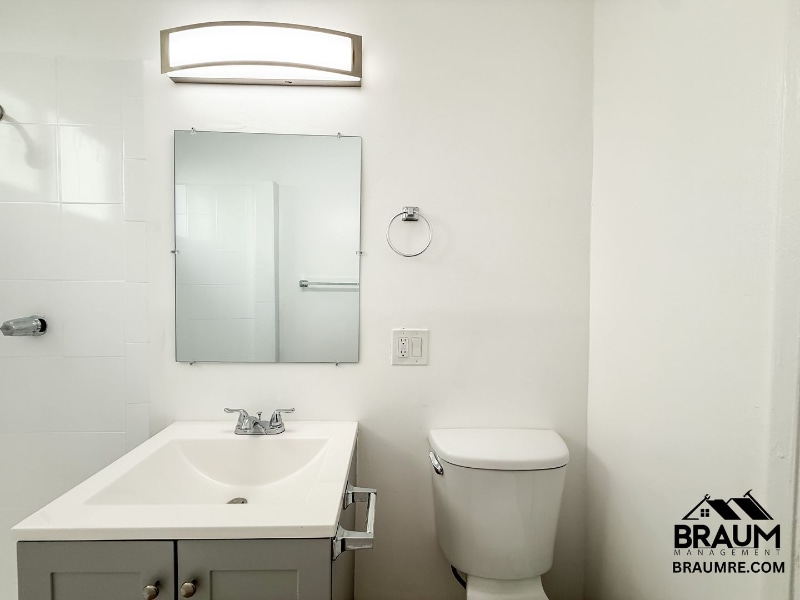 Building Photo - 2043 S Bedford St