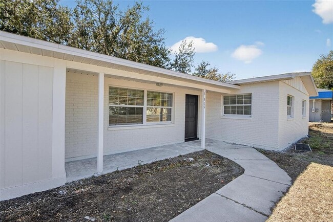 Building Photo - 311 NE 5th St