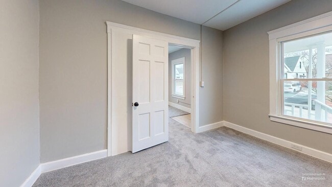 Building Photo - Old Brooklyn Area - 3 Bedrooms - Single Fa...
