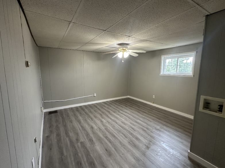 Building Photo - 102 W Chartes St