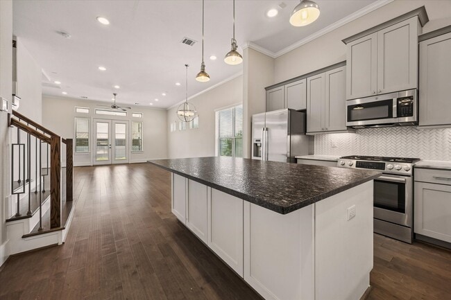 Building Photo - 5912 E Post Oak Ln
