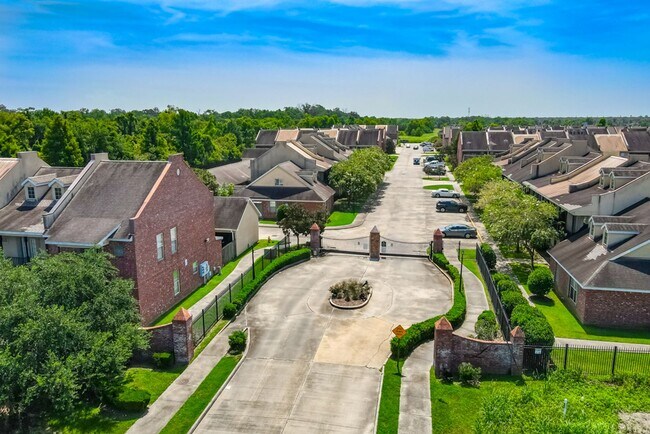 Building Photo - 10600 Lakes Blvd