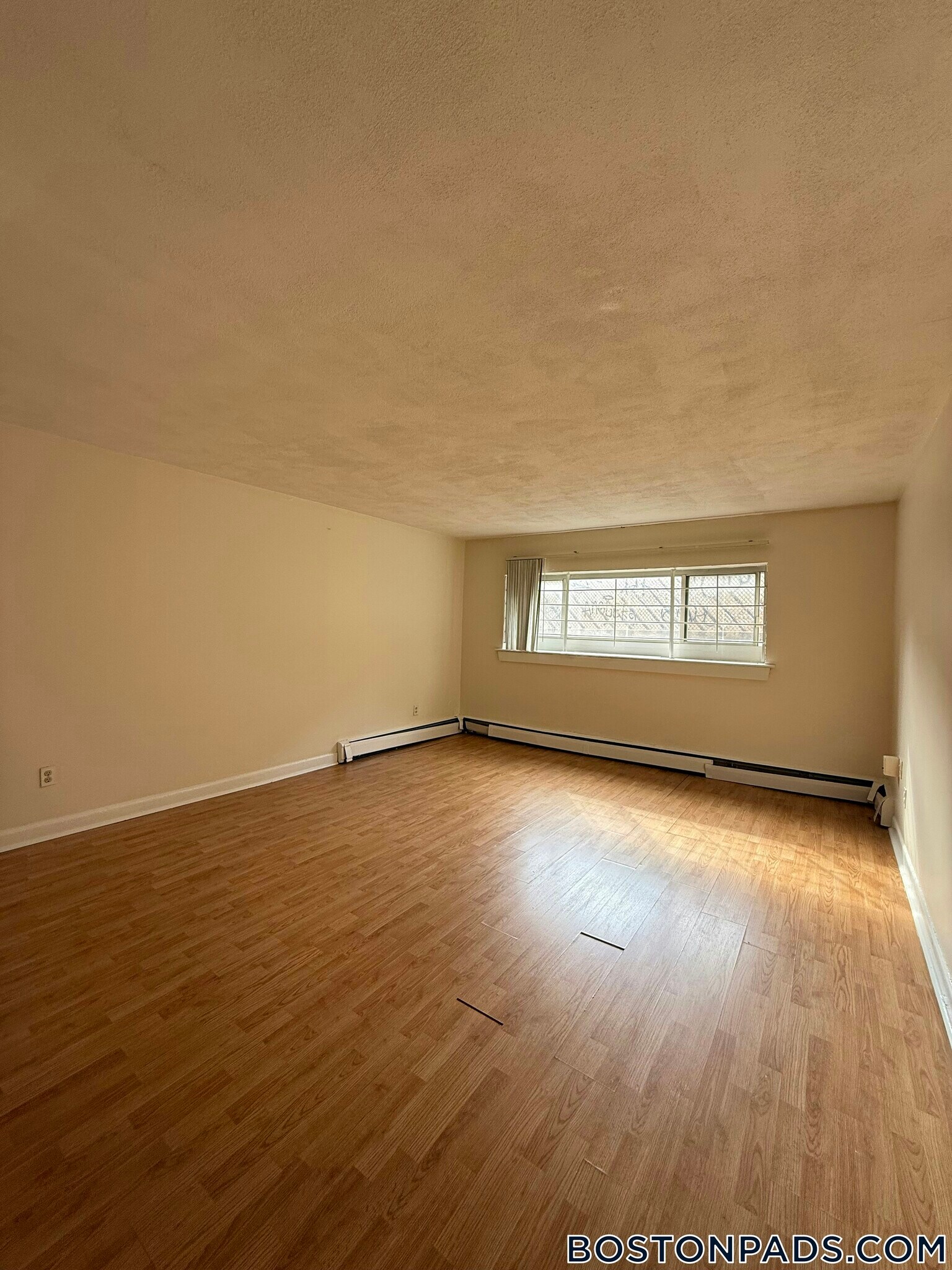 Building Photo - 84 Gardner St