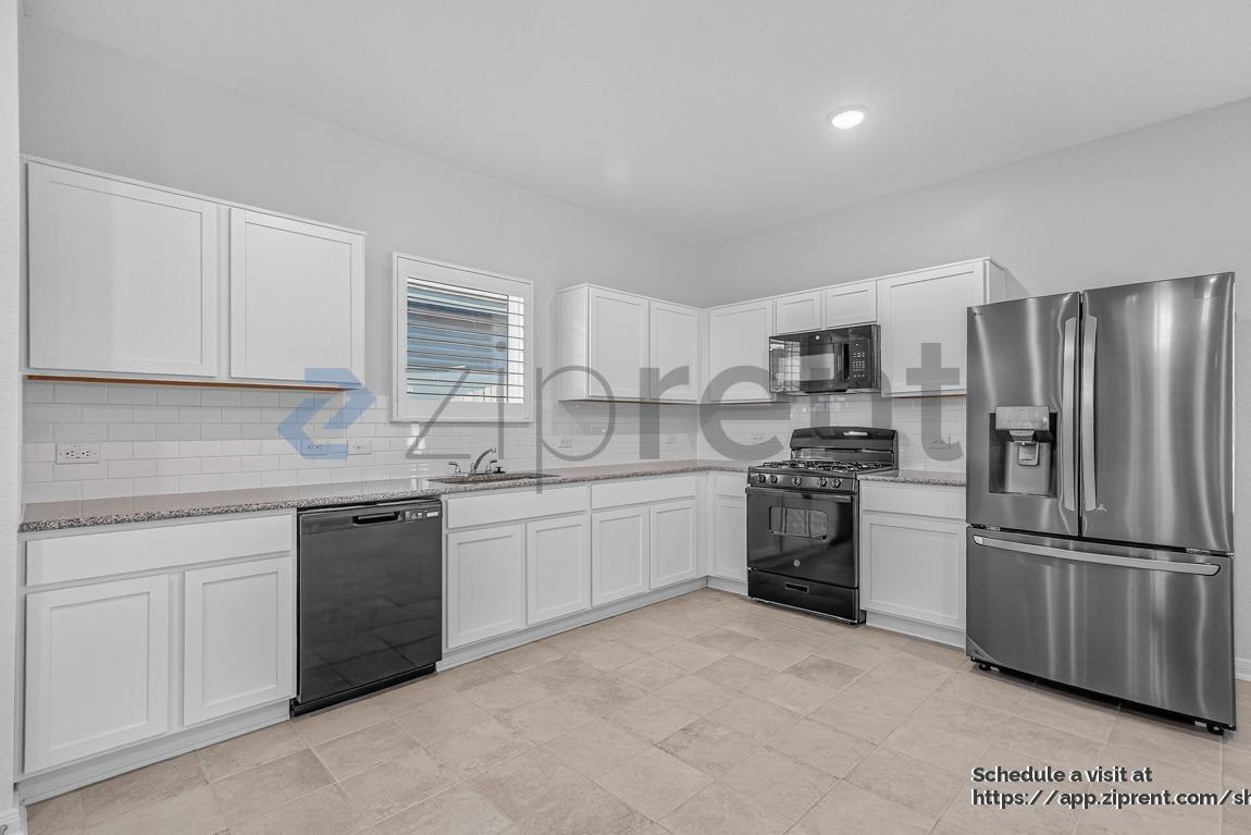 Building Photo - 8303 Kettles Rdg