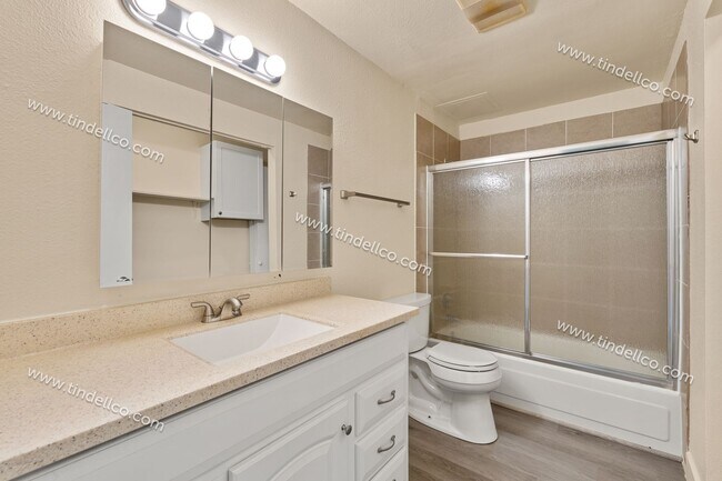 Building Photo - 237-05