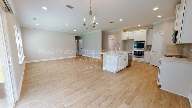 Building Photo - 1025 Wilmot Pl