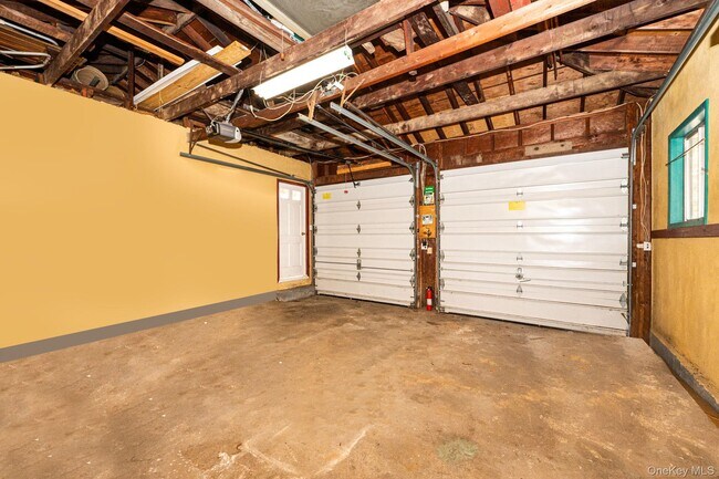 Building Photo - 23 Princeton Dr