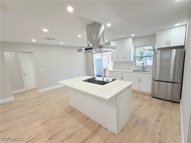 Building Photo - 2101 43rd Ln SW