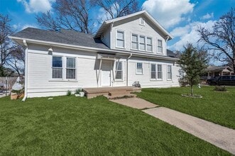 Building Photo - 2020 College Ave