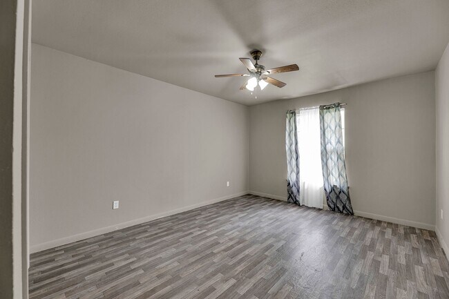 Building Photo - Charming Home in Central McAllen!