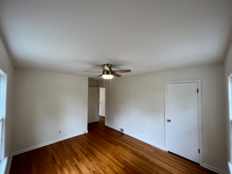 Building Photo - 7520 Aberdeen St