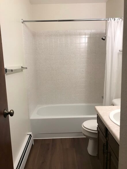 Building Photo - 3224 Rood Ave