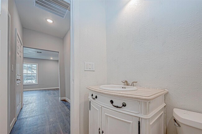 Building Photo - 7422 Avenue I