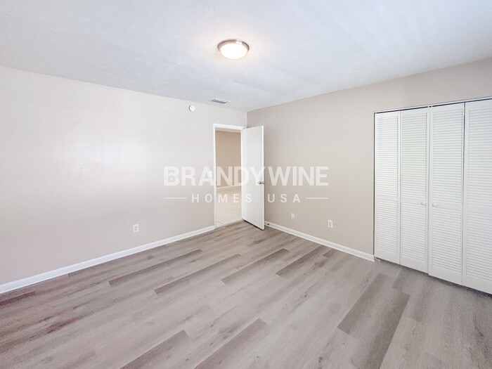 Building Photo - 1608 Robin Ln