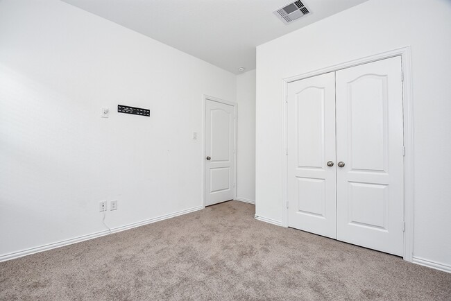 Building Photo - 31326 Black Frst Xing