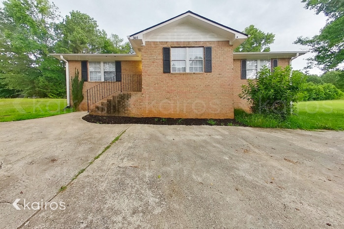 Primary Photo - 365 Big Oak Cir