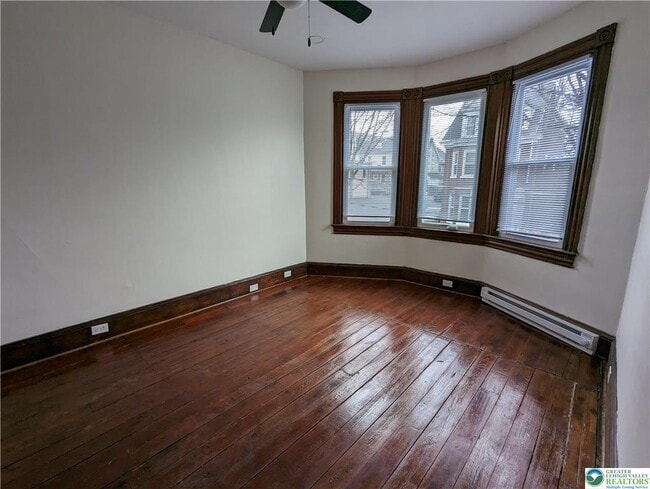 Building Photo - 136 S 8th St