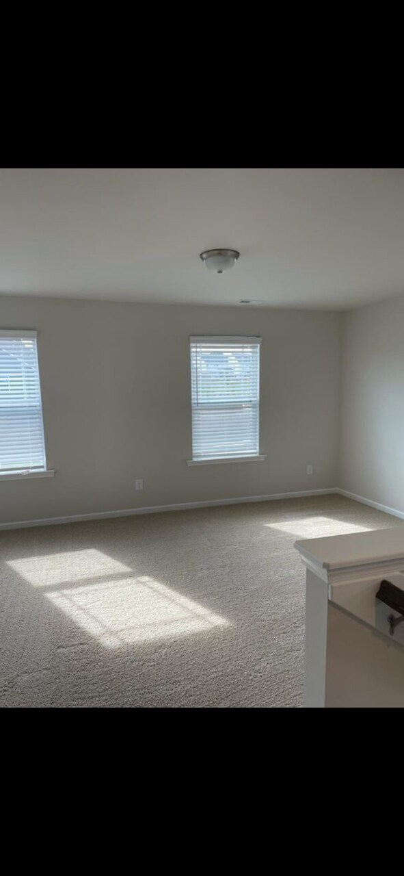 Building Photo - 135 Rossell Park Cir