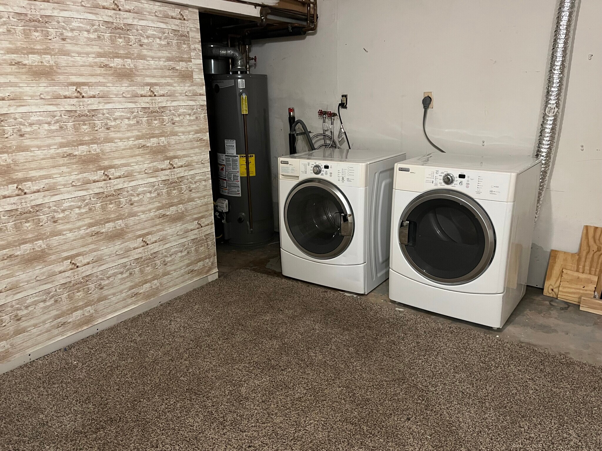 Washer/Dryer in heated walkout basement - 16 Caesar Dr