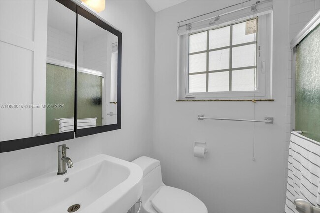 Building Photo - 439 15th St
