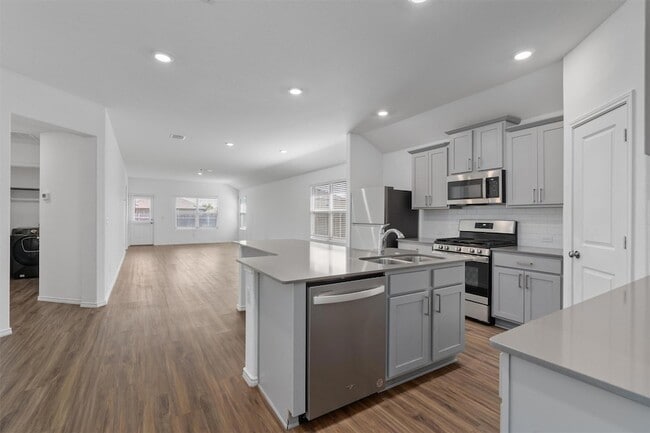 Building Photo - 245 Salt Springs Rd