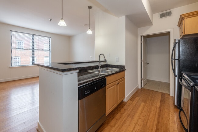 Building Photo - Dill Building